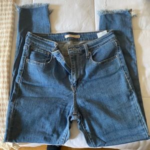 Levi’s 721 High Rise Skinny Jean